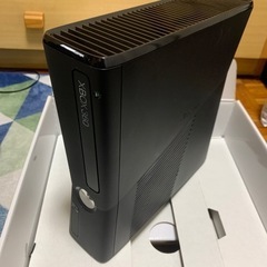 XBOX360      4GB 本体のみ