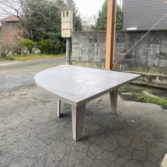 木製テーブル　約1.8Mx1.8M (管理番号:2900266)