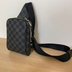 LOUIS VUITTON　ダミエ・グラフィット　ボディバッグ