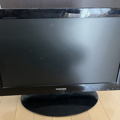 液晶テレビ（REGZA、22型、2010年製）