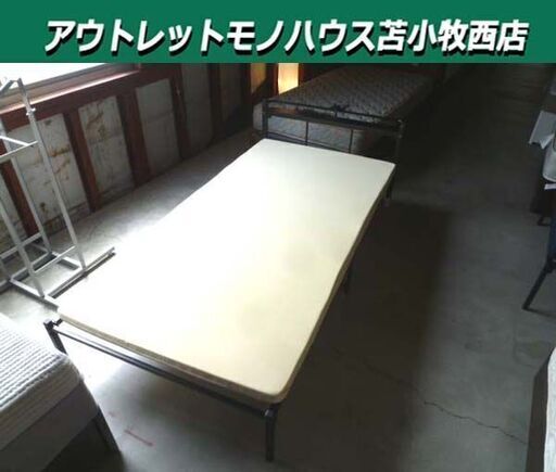 パイプベッド シングル マットレス付き 幅97.5×奥行202×高さ61cm コンセント付き ブラック 寝具 家具 苫小牧西店