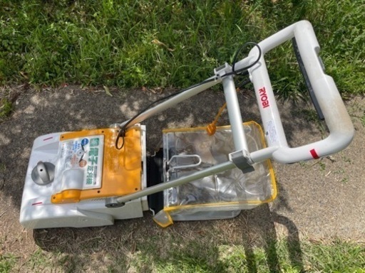 RYOBI　電動芝刈り機と屋外用延長コード