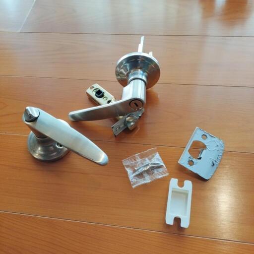 寝室、トイレ用　カギ付ドアノブ×2ヶ所分
