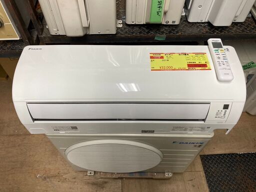 K05238　中古エアコン ダイキン 2021年製 主に6畳用 冷房能力 2.2KW / 暖房能力 2.2KW