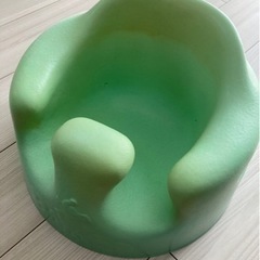 【お譲り先決定済み】Bumbo ベビーチェア グリーン