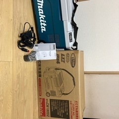 マキタ製（makita製）　充電式保冷温庫CW180Dモデル。炎天下の現場でぜひキンキンの飲み物を！本体のみ。