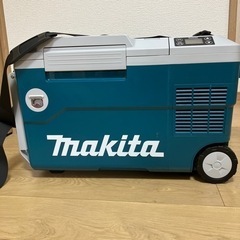 マキタ製（makita製）　充電式保冷温庫CW180Dモデル。炎...