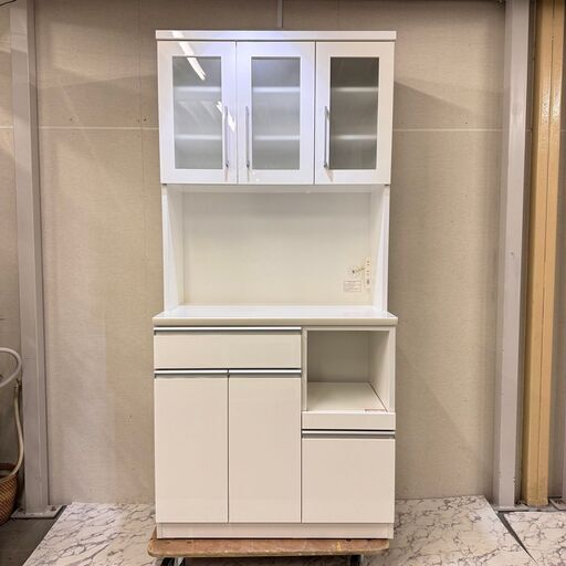 W 16957  NITORI キッチンボード 3枚ガラス扉 レジェーム   ◆大阪市内・東大阪市他 5,000円以上ご購入で無料配達いたします！◆ ※京都・高槻・枚方方面◆神戸・西宮・尼崎方面◆生駒方面、大阪南部方面　それぞれ条件付き無料配送あり！