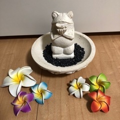 バリ島風カエルお香立て+お皿　　敷石とお花付き