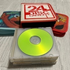 CD.