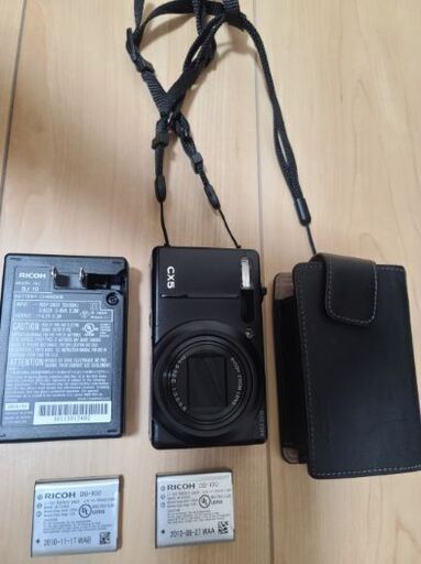 【動作品】超美品RICOH リコーデジカメ CX5 ブラック革ケース　バッテリー２つ　充電器
