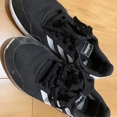 adidas メンズ　スニーカー