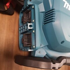 マキタ　充電式ブロア　集じん　MUB363DZV　バキュームキット付　お庭掃除