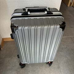 【取引進行中】スーツケース 機内持ち込みサイズ シルバー