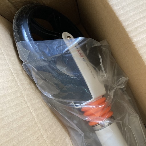 【新品未使用品】キックスクーター 折りたたみ式 白 移動 通勤 レジャー 持ち運び 便利