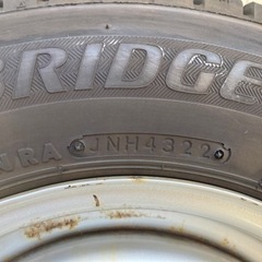 ブリヂストンw300   スタッドレスタイヤ、ホイール