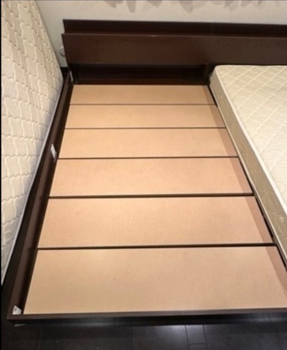 ダブルベッド Two semi double bed