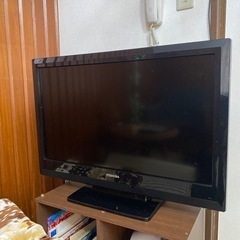 TOSHIBA 32型　液晶テレビ　2011年製　