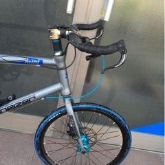 ミニベロロードバイク(8ギア)