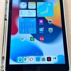 極美品■iPad (第5世代)Wi-Fiモデル　128GBスペー...