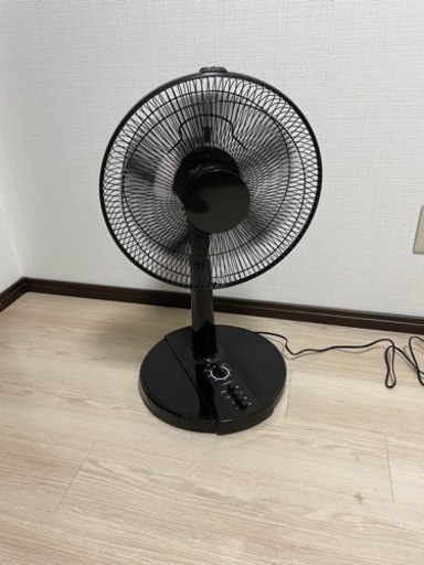 扇風機　かっこいいブラック！
