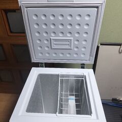 90リットル冷凍庫（2023年5月新品購入品!）（セカンド冷凍庫に!）