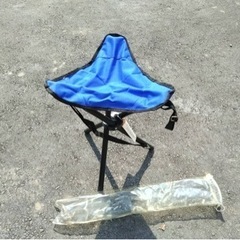 ● ブルー 三角ミニチェア キャンピングチェア  折りたたみ椅子...