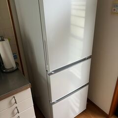 Hisense 282L 3-door freezer refr...