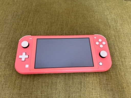 (最終値下げ)スイッチライト(超美品)とどうぶつの森のセット