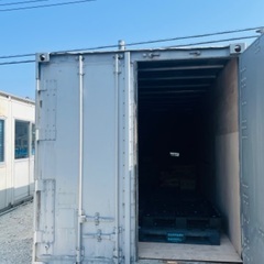 コンテナ。 片方アルミ 鉄の方は遮熱塗料塗布済み