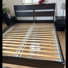 IKEAクイーンサイズベッド  