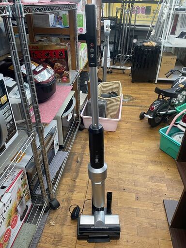 リサイクルショップどりーむ鹿大前店　No9328 充電式コードレスクリーナー　定価2.5万円　アイリスオーヤマ　2020年製　超軽量で掃除も楽々♪