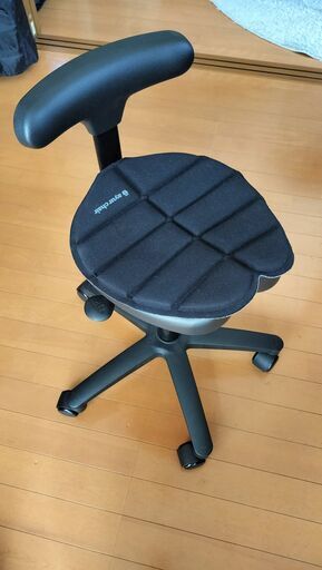 【腰痛対策の最終兵器】アーユルチェア　オクトパスタイプ　耐圧分散マット付き