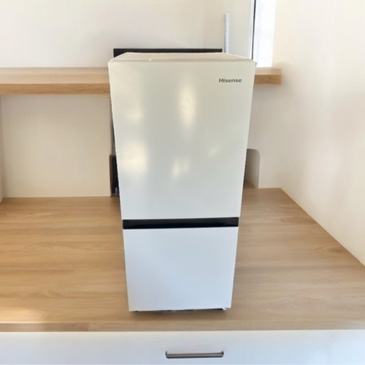 2022年製ハイセンス　ノンフロン2ドア冷蔵庫135L/ホワイト/配送設置可能