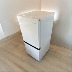 2022年製ハイセンス ノンフロン2ドア冷蔵庫135L/ホワイト/配送設置可能