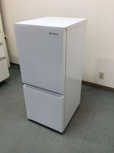 （5/18受渡済）JT8650【Hisense/ハイセンス 2ドア冷蔵庫】美品 2022年製 HR-G13C-W 家電 キッチン 冷蔵冷凍庫 右開き 135L