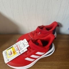 adidasキッズスニーカー新品未使用