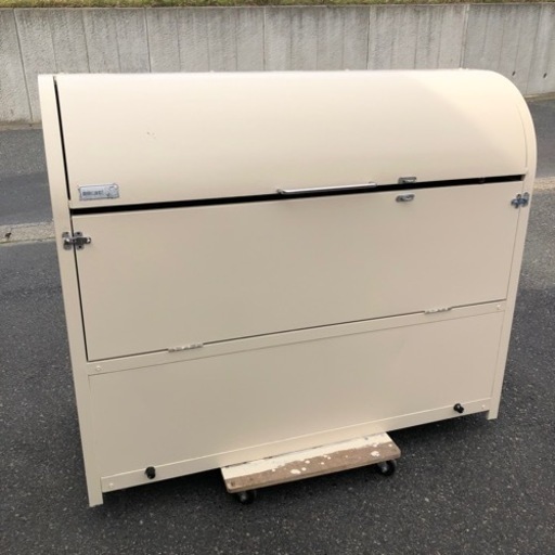 ヨドコウ◆ゴミ収集庫：ダストピット◆DPC-850◆クリームに外装再塗装済み◆幅150×奥行70×高さ125ｃｍ◆容量850L◆大型ごみ箱【こちらは店舗です。浜村鹿野温泉ICから3分 買取本舗 宮本リサイクル 営業時間９～１９時 定休日水曜日】