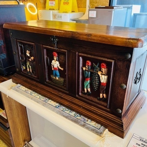 【武蔵小山店】  木製収納　ベンチ　トレジャーボックス　宝箱　アンティーク調　木彫