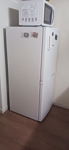 冷蔵庫 - Fridge (冷蔵庫は6ヶ月前のもの)