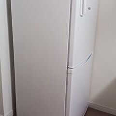 冷蔵庫 - Fridge (冷蔵庫は6ヶ月前のもの)