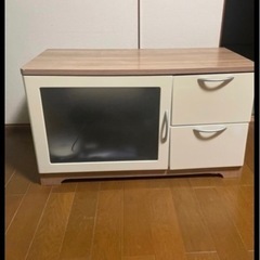 コンパクトなテレビ台