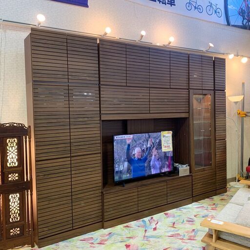 【ジモティ限定価格‼】壁面収納TVボード 大型テレビボード モダン コレクション 照明付き