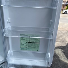 2020年製 東芝 153L 整理しやすい3段ドアポケット！耐熱100℃テーブル