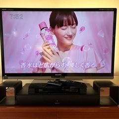 【美品】46型液晶テレビ＆サウンドスピーカー＆DVDプレーヤー３...