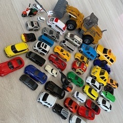 おもちゃ ミニカー 42台（取引中）