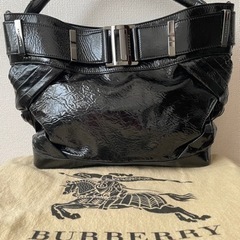 Burberry　エナメルバッグ　正規品