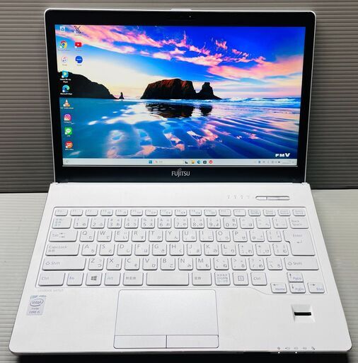 保証1ヶ月、インボイス対応、代引き発送可！Windows11、高解像度ＷＱＨＤモニター、Core i5、SSD256GB(新品)、メモリ12GB、FUJITSU製ノートパソコン、CD,DVD,ドライブ、カメラ、Bluetooth、ACアダプター付属、富士通、FMV