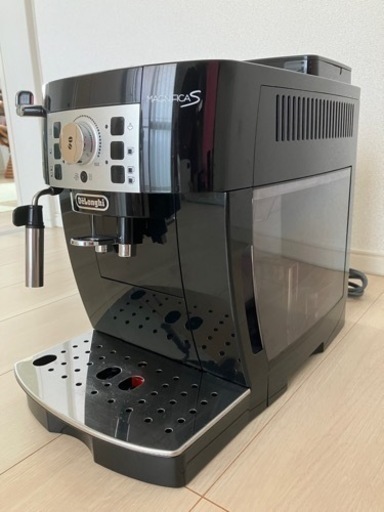 【美品】デロンギ エスプレッソマシン マグニフィカS ブラック ECAM22112B
