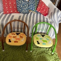 子供用　幼児用　椅子　プーと音が鳴る椅子